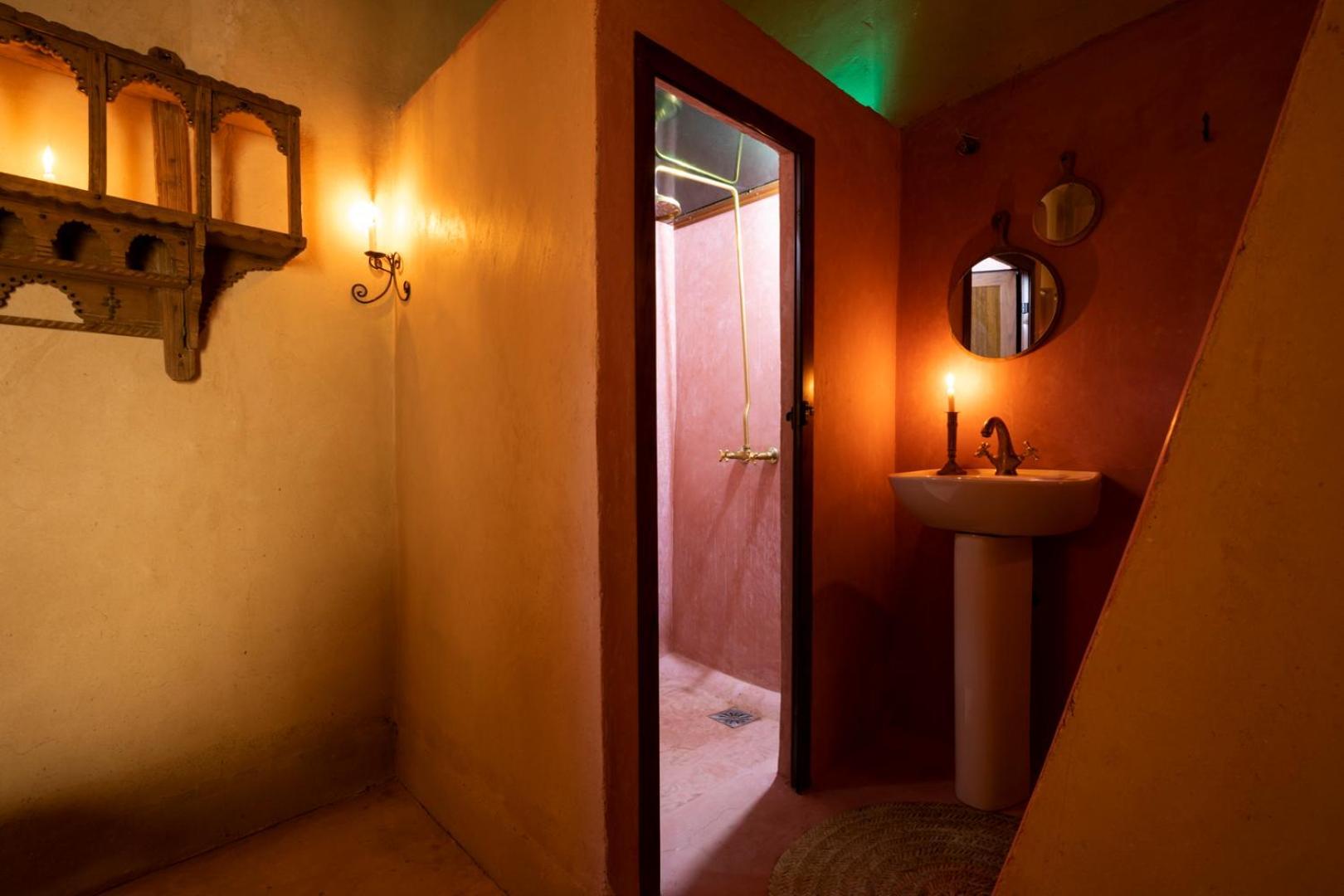 Bed and Breakfast Kasbah Tebi à Ait Benhaddou Extérieur photo